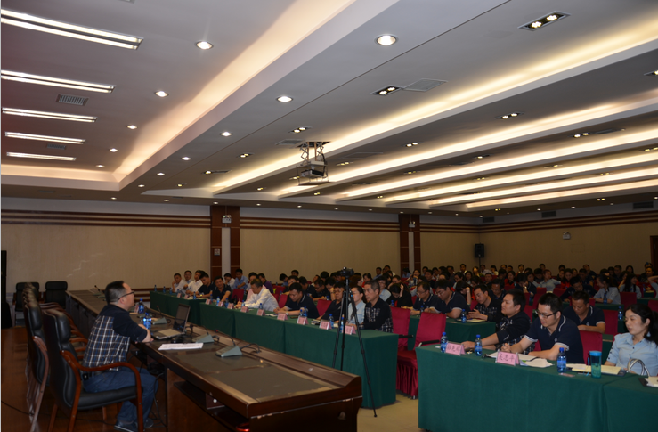 新芦淞集团组织召开陈立新同志劳模事迹报告暨“超英精神”学习大会