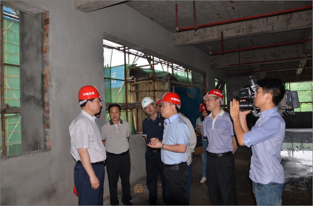 2014年5月30日常务副市长王志刚视察白关标准厂房