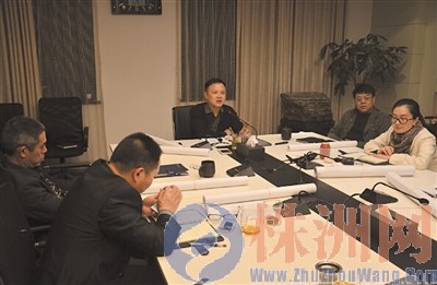 以“飞夺泸定桥”精神，打好项目攻坚战