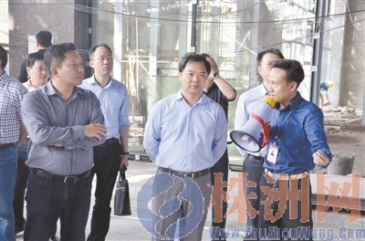 株洲市委常委、纪委书记刘光跃一行调研芦淞服饰产业发展情况