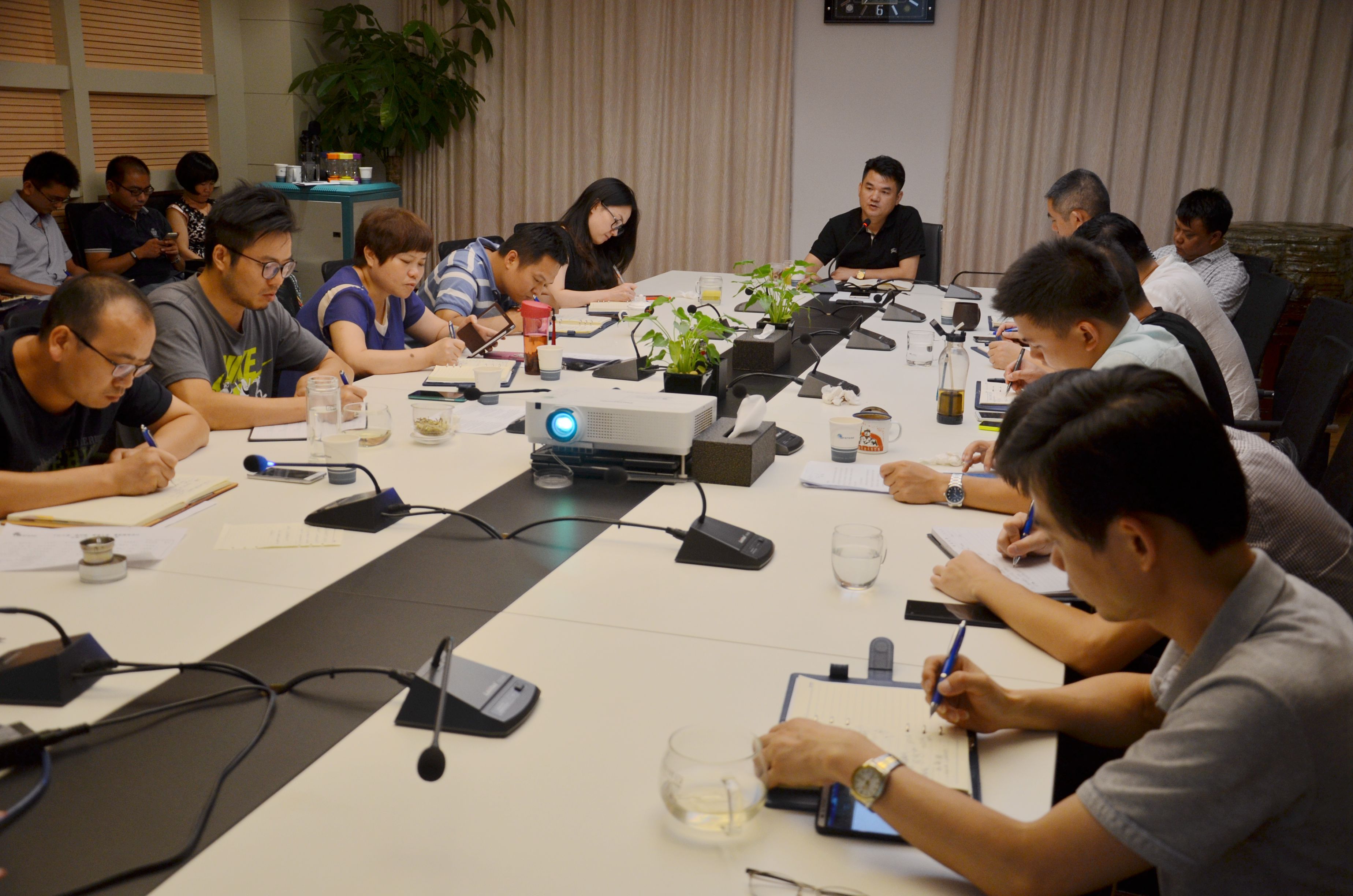 新芦淞集团贯彻落实区委四届九次全会暨区委经济工作会议精神
