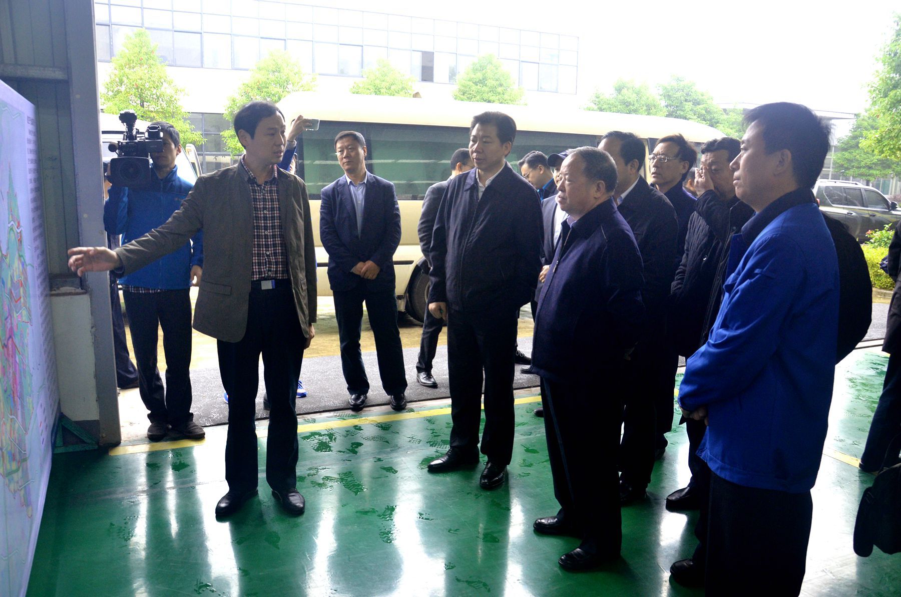 全国政协常委、经济委员会主任周伯华考察株洲航空产业城